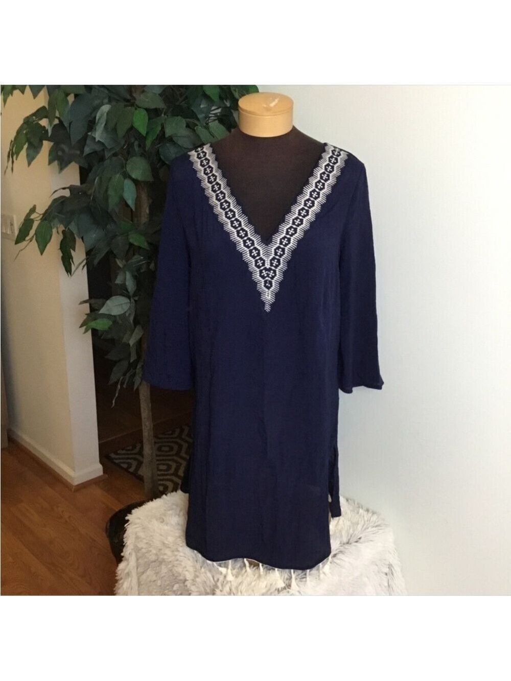 Kona Sol Med navy/white 3/4 sleeve semi sheer  dress